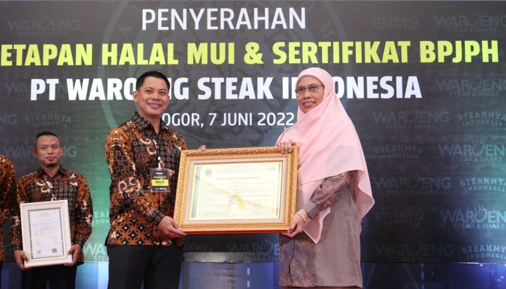 waroeng-steak-shake-mendapat-nilai-a-dalam-sertifikasi-halal-mui